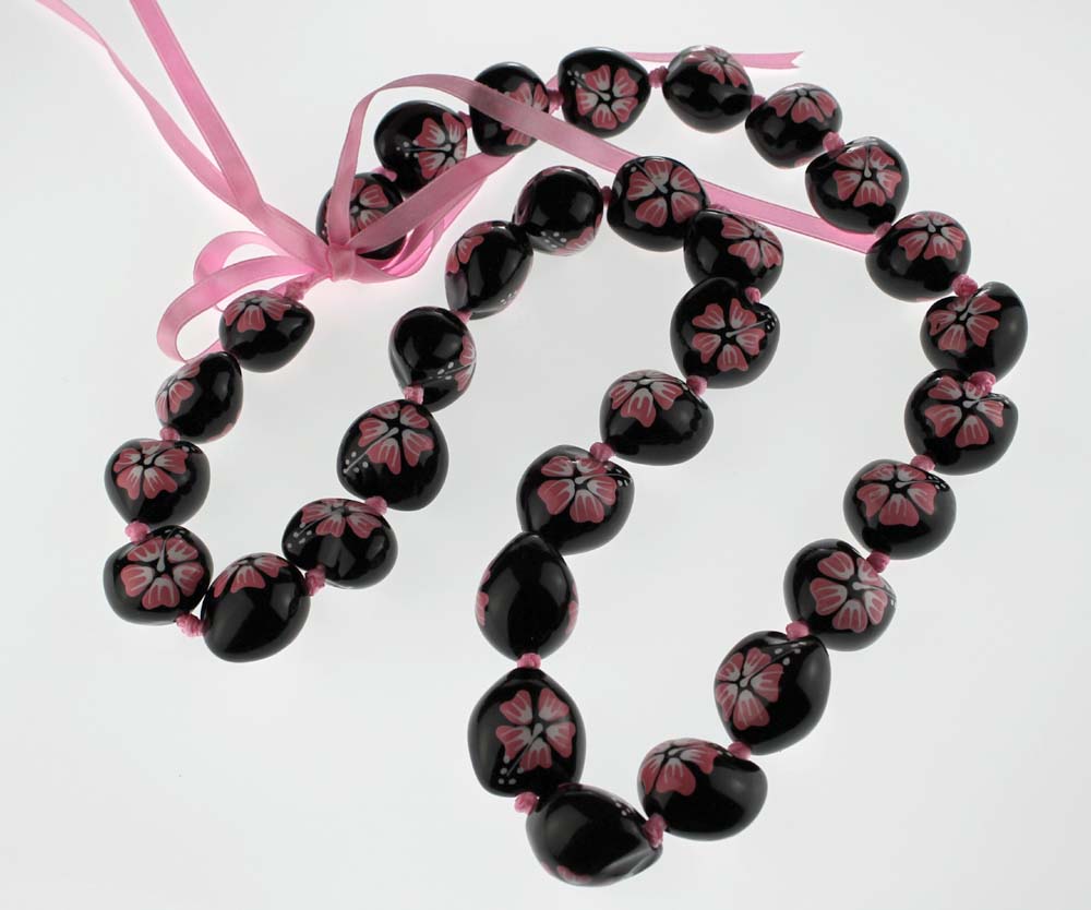 Kukui nut lei<br>Black /pink flower