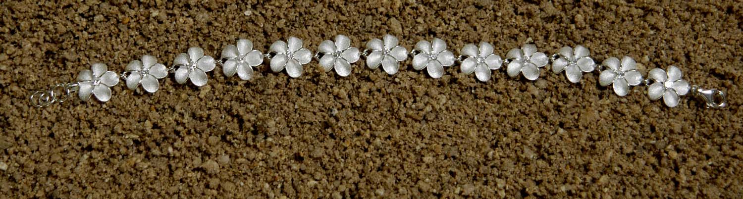 #8 Plumeria Bracelet 10mm