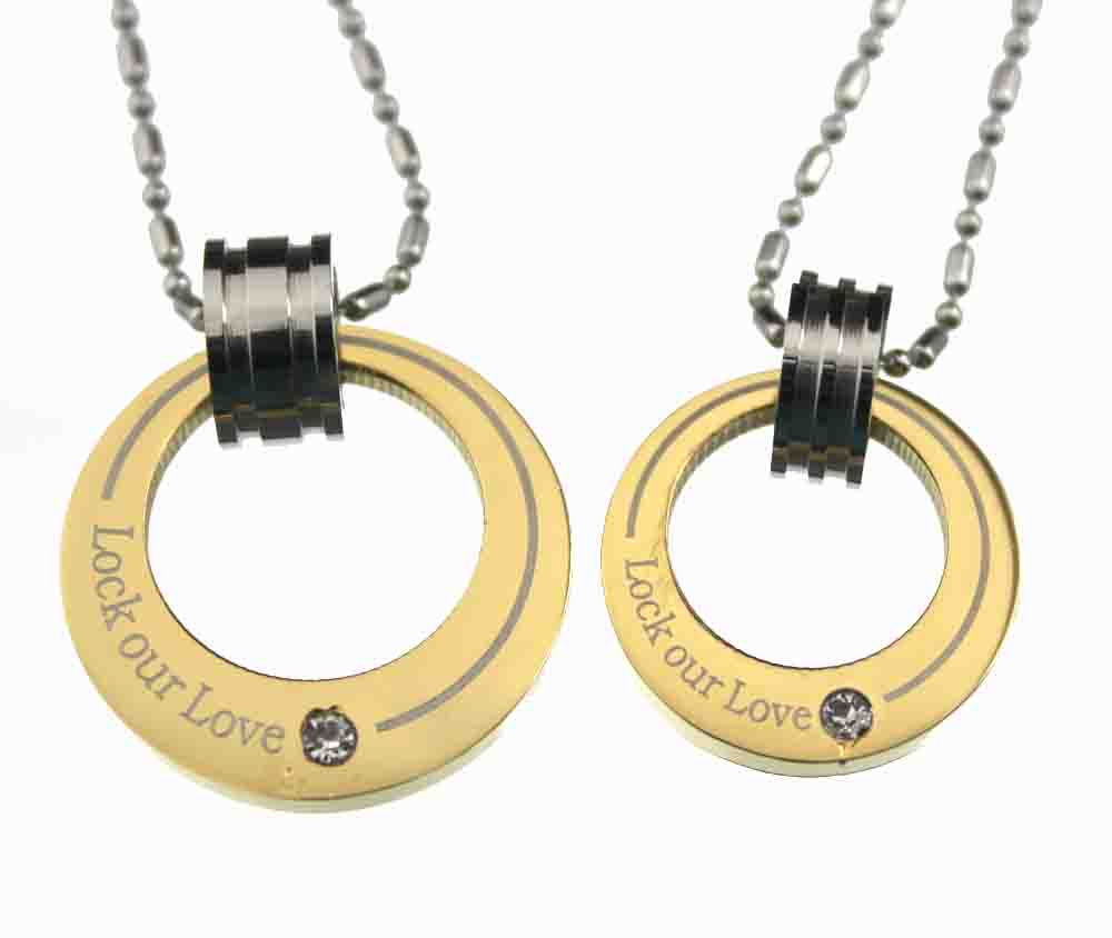Lovers /couple pendant set <br>Gold tone rings