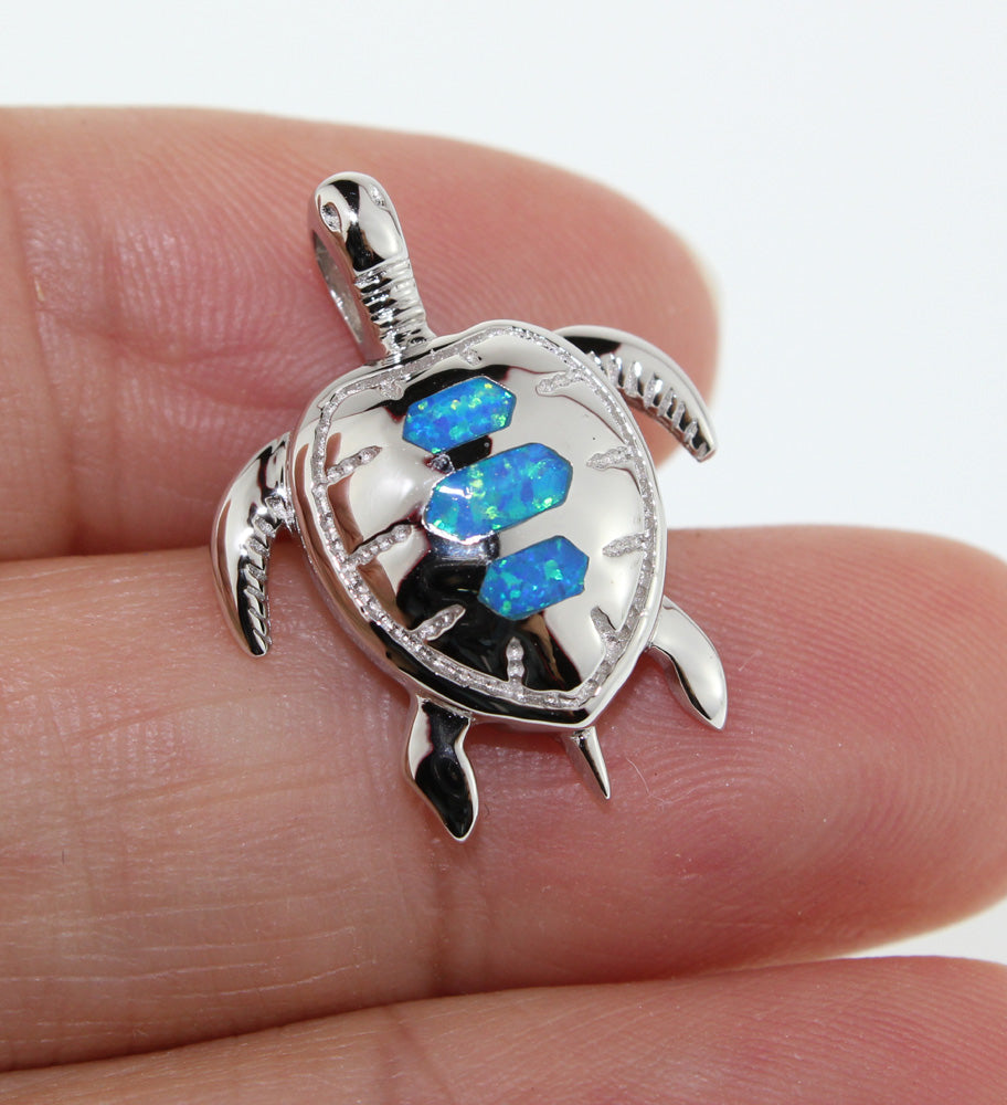 Silver pendant<br>Sea turtle w/ opal