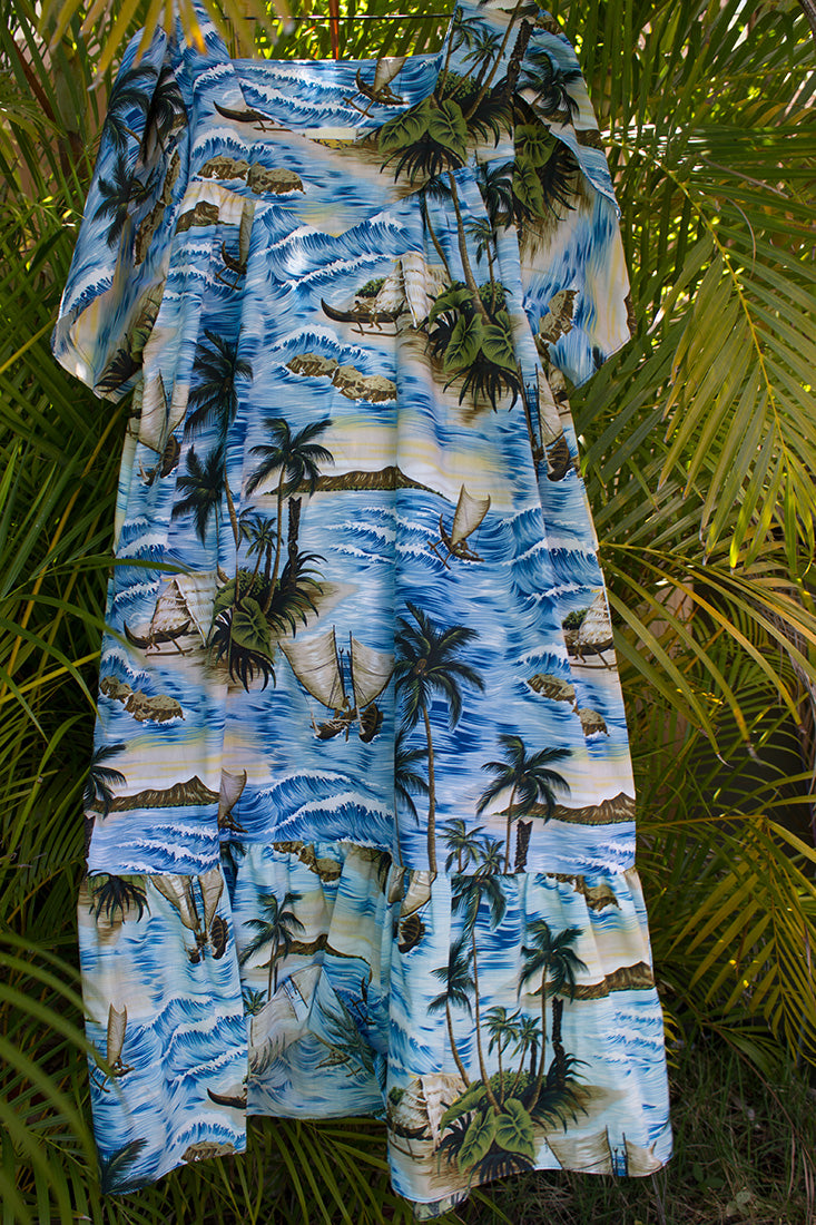 Hawaiian muumuu<br>Blue Palm, 2XL & 3XL