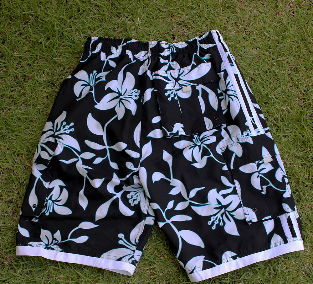 Men's Elastic Waist board short, Size L. Waist 36-38"