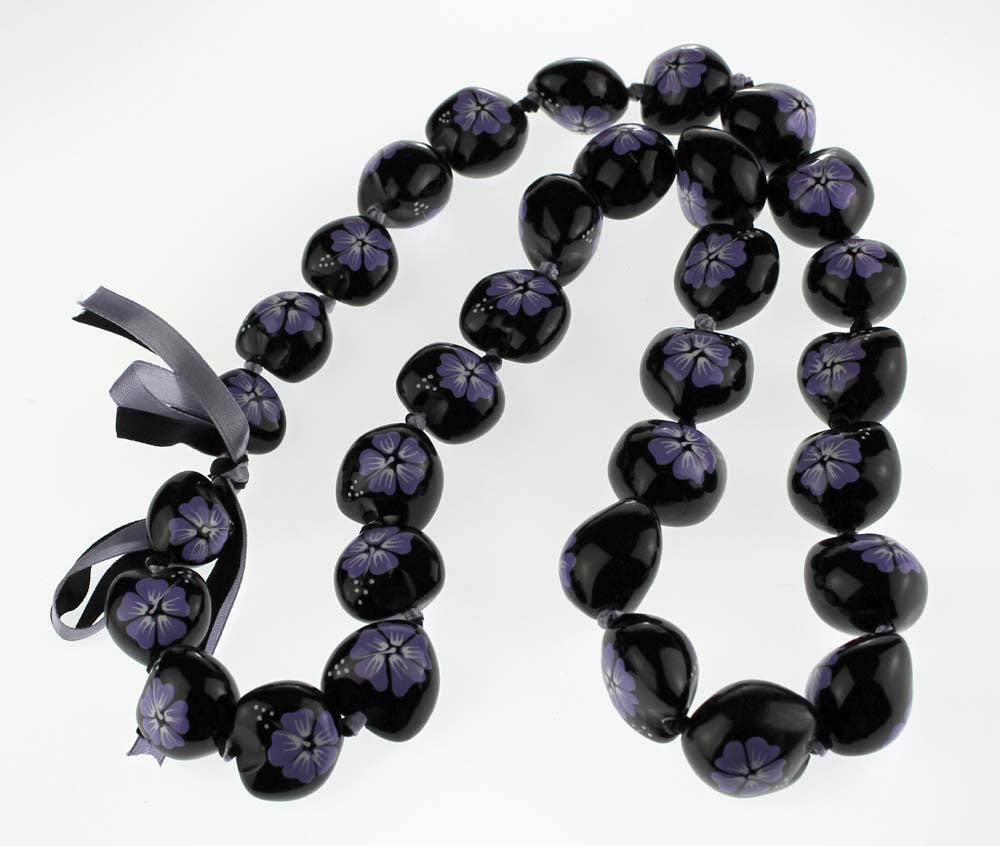 Kukui nut lei<br>Black /purple flower