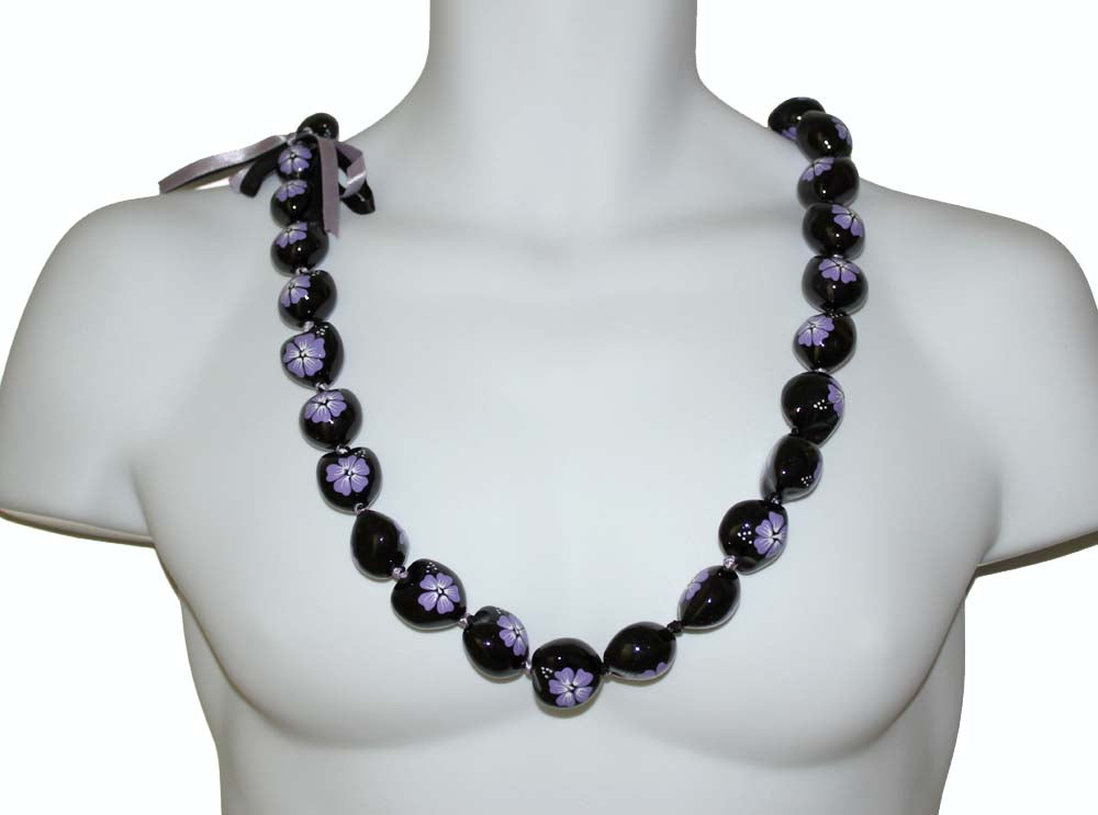 Kukui nut lei<br>Black /purple flower