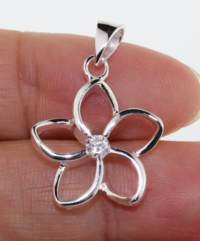 Silver pendant<br>Open Plumeria flower